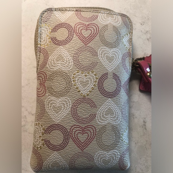 COACH Pink & Gold Op Art Signature Heart Coated Canvas & Leather Wristlet Wallet - Picture 6 of 16